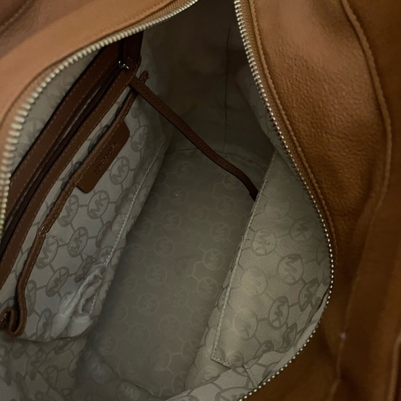 Micheal Kors canvas bag - Picture 5 of 13